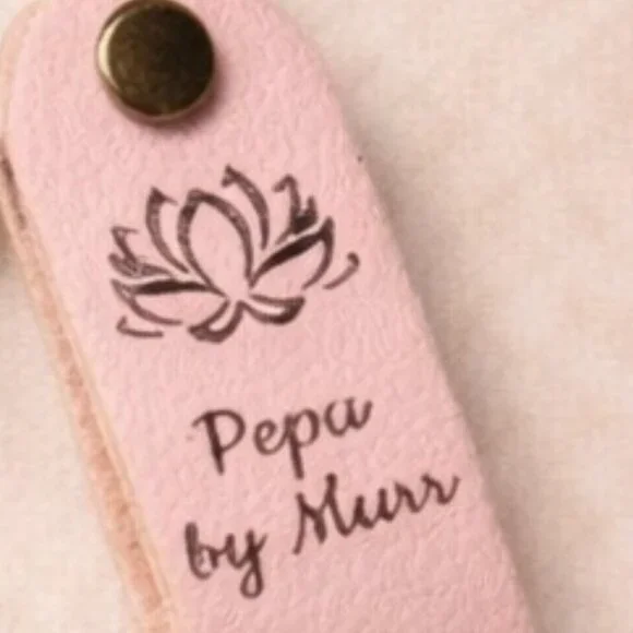 Custom Glitter Initial or Number Keychain – Multiple Colors (Sample) - Picture 2 of 6